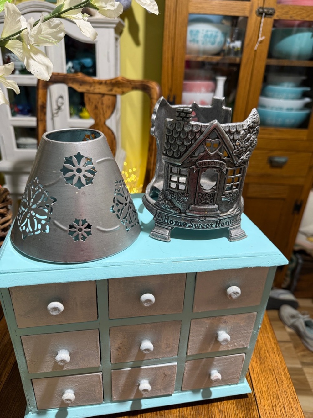 Flash sale🔥💥Vintage-Inspired Silver 'Home Sweet Home' Cottage Candle Holder